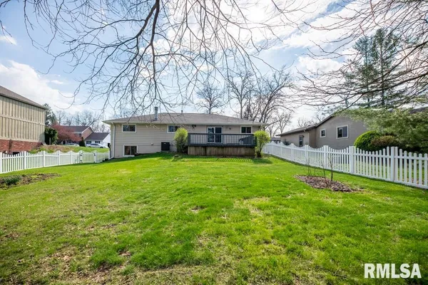 $267,000 | 6315 North Post Oak Road, Peoria, IL 61615