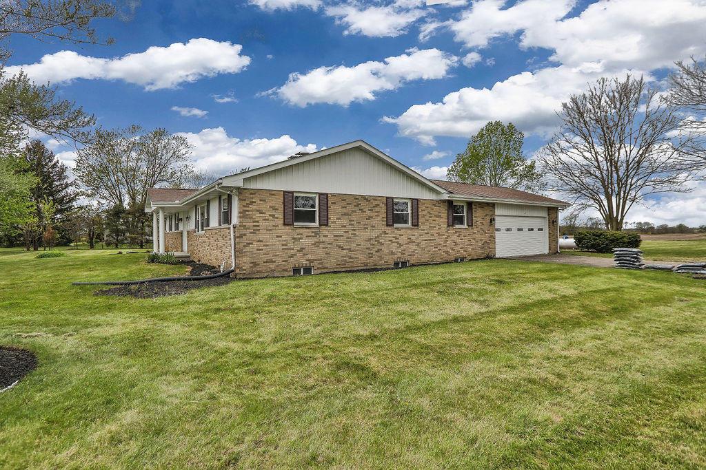 9640 Tarlton Road Circleville, OH 43113 - Photo 4 of 27