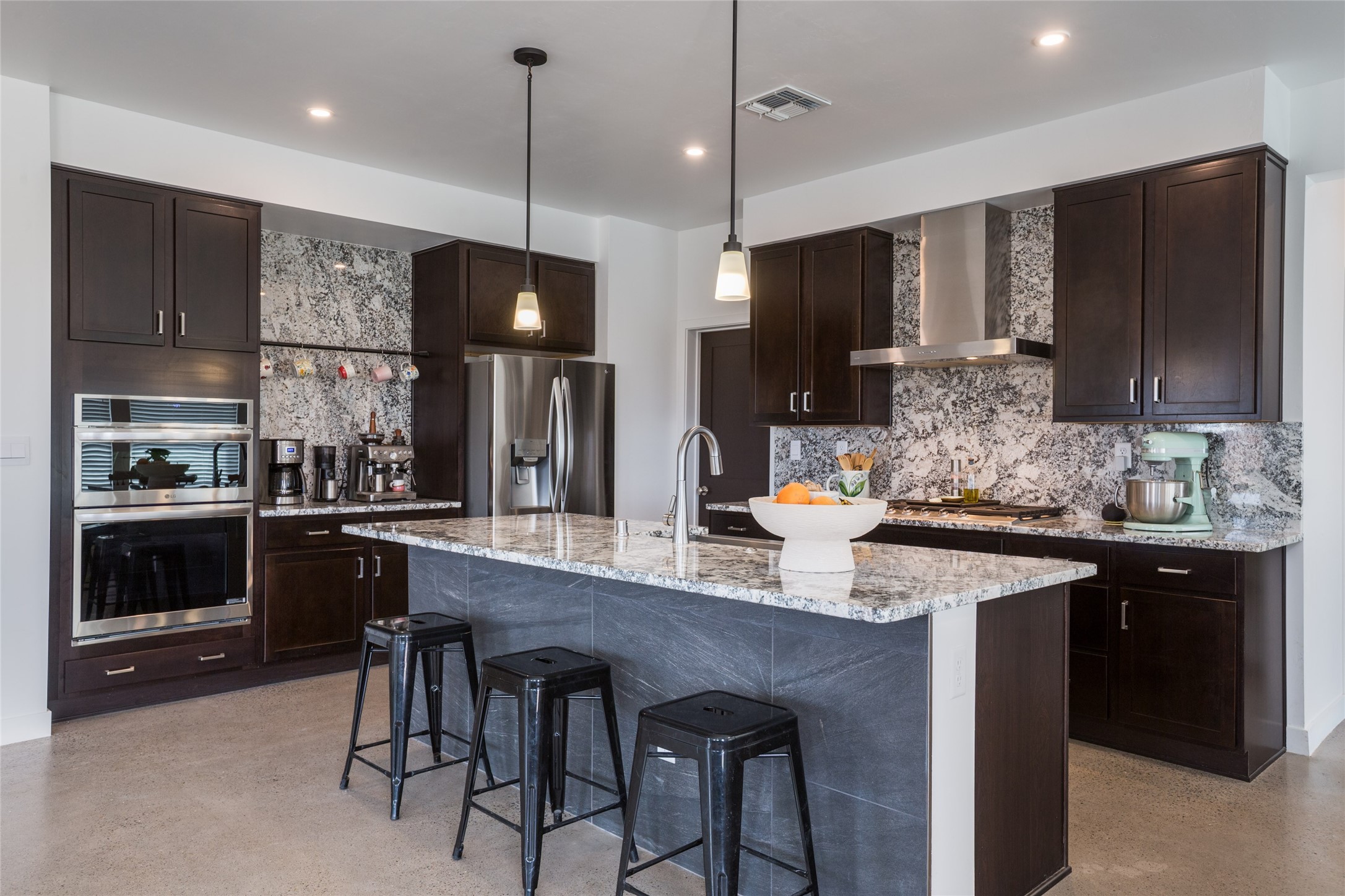 609 2nd Street Northeast Rio Rancho, NM 87124 - Photo 14 of 68