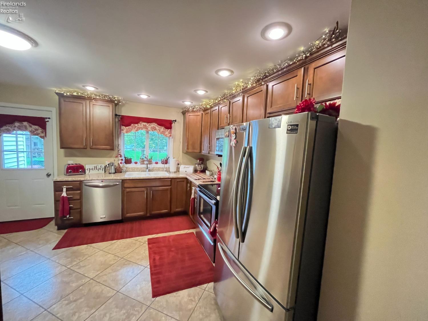 1713 Morrison Road Fremont, OH 43420 - Photo 9 of 28 Gallery Image 9
