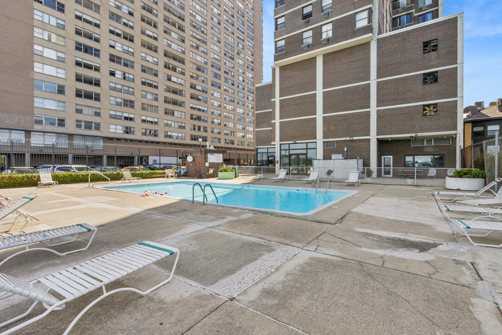 6325 North Sheridan Road, Unit 1606 Chicago, IL 60660 - Photo 19 of 21