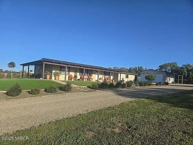 $2,895,000 | 1699 Calzada Avenue, Santa Ynez, CA 93460