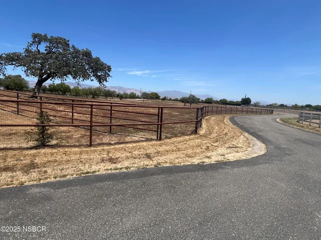 $2,895,000 | 1699 Calzada Avenue, Santa Ynez, CA 93460