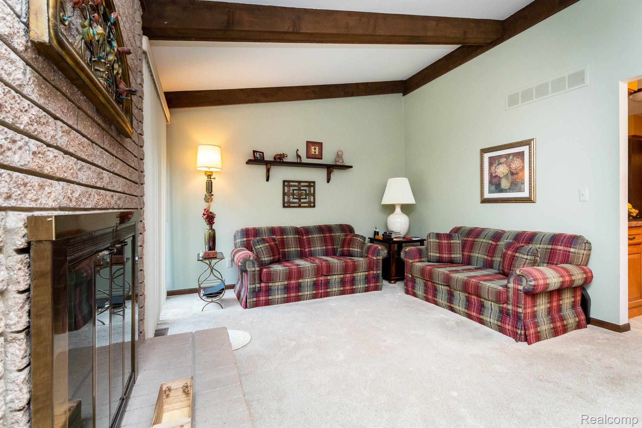 15278 Riverside Drive Livonia, MI 48154 - Photo 10 of 42 Gallery Image 10