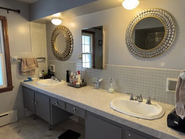 $525,000 | 100 Lawrence Street, Gardner, MA 01440