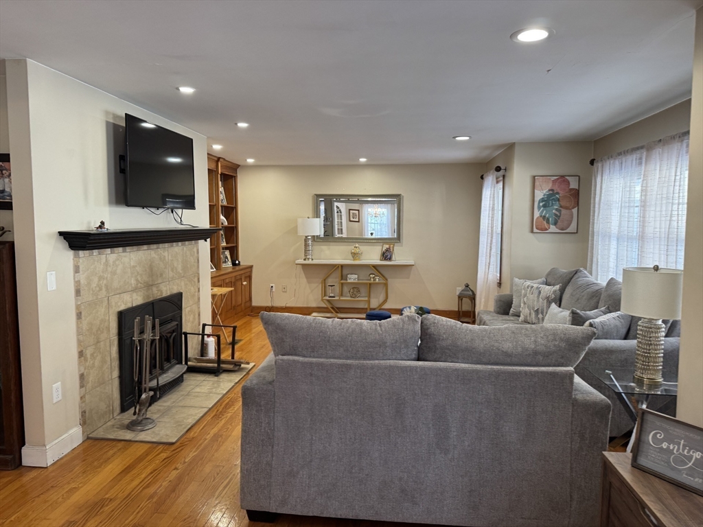 100 Lawrence Street Gardner, MA 01440 - Photo 7 of 38