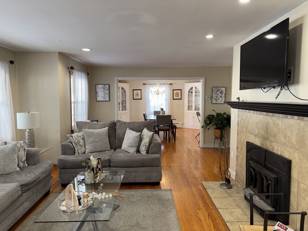 100 Lawrence Street Gardner, MA 01440 - Photo 8 of 37