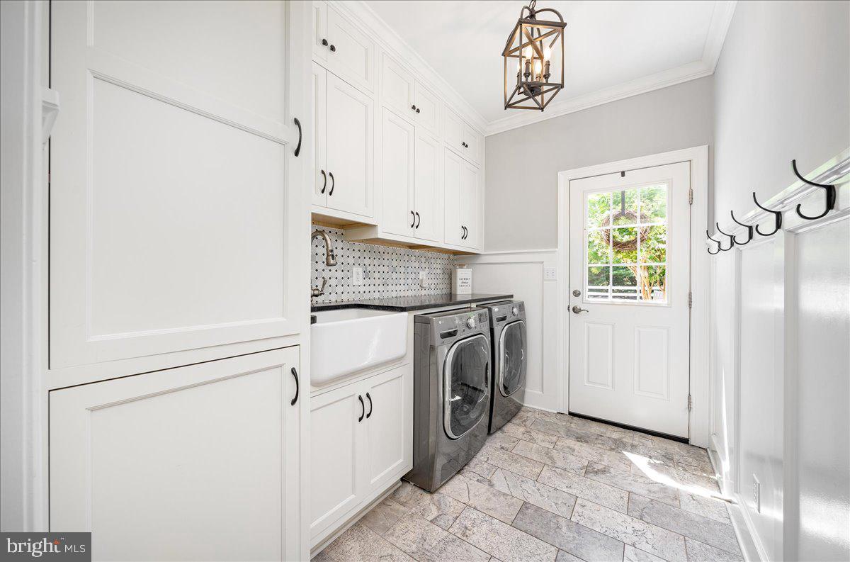 3208 Flagstick Drive Mount Airy, MD 21771 - Photo 38 of 135 Laundry/Mudroom
