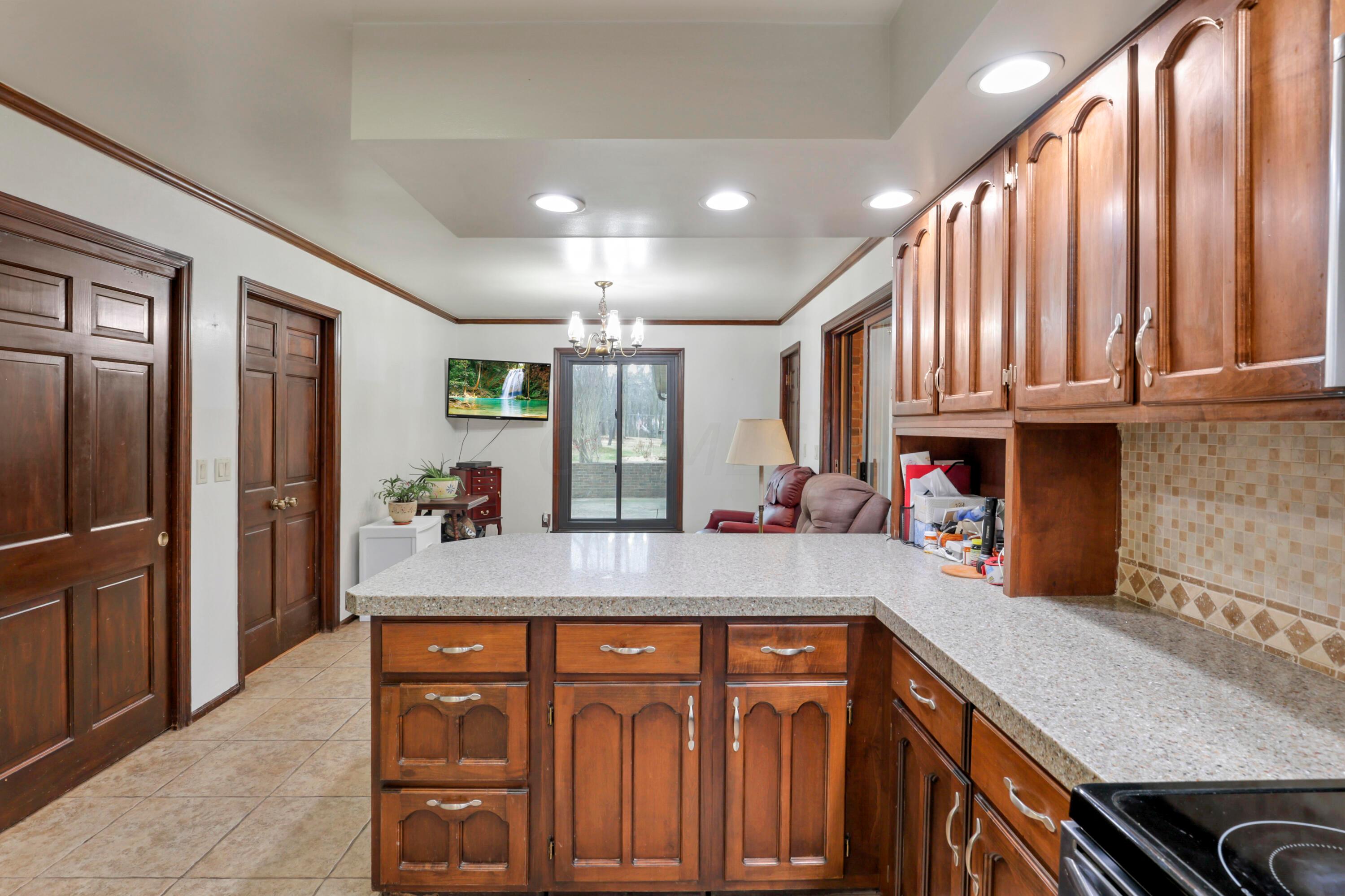 8430 Marcy Road Northwest Lancaster, OH 43130 - Photo 25 of 51 Kitchen w/ Kitchen eating area