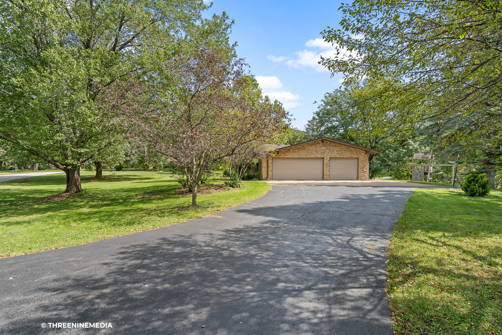 211 Greenwood Road Elgin, IL 60120 - Photo 2 of 35