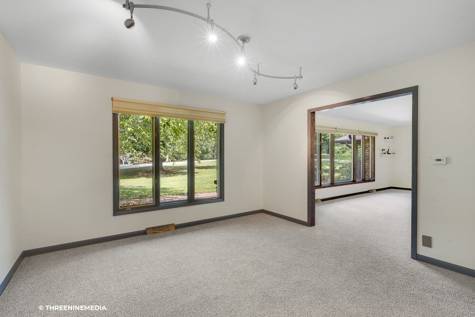 211 Greenwood Road Elgin, IL 60120 - Photo 7 of 35