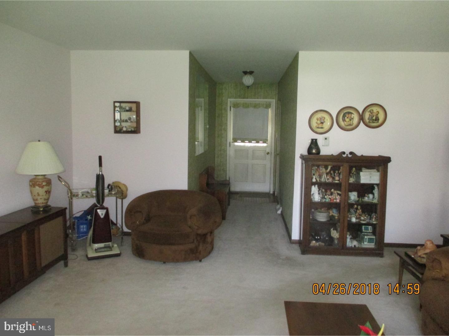 1431 Buttonwood Lane Warminster, PA 18974 - Photo 11 of 20 Foyer