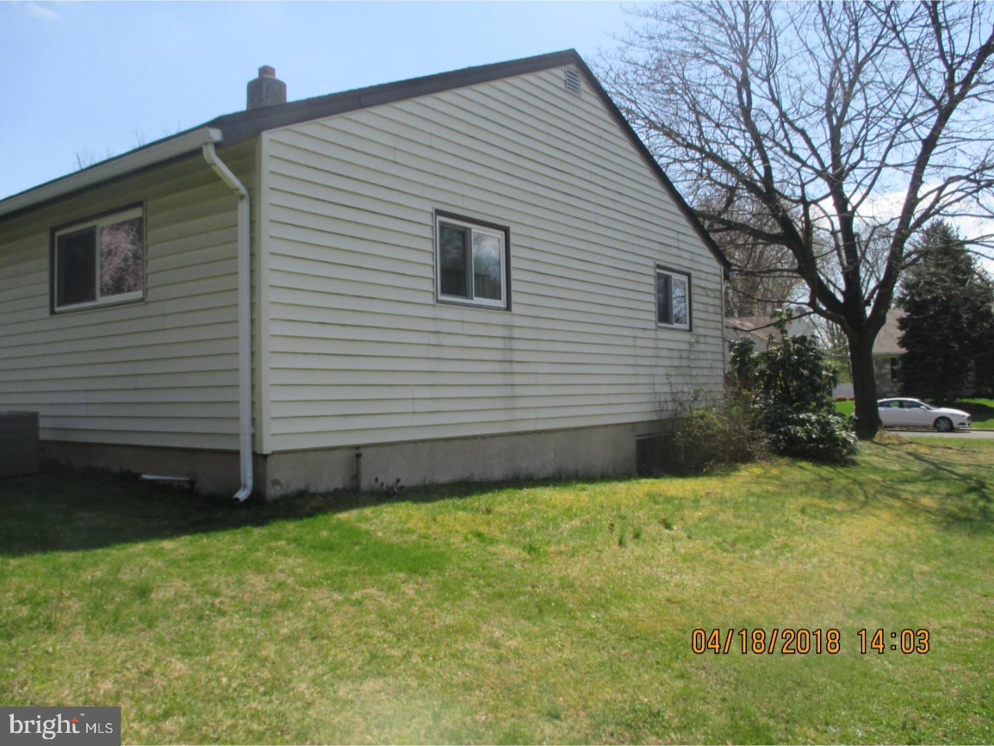 1431 Buttonwood Lane Warminster, PA 18974 - Photo 6 of 20 Exterior Side