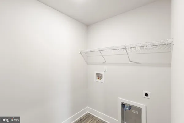 a view of a utility room