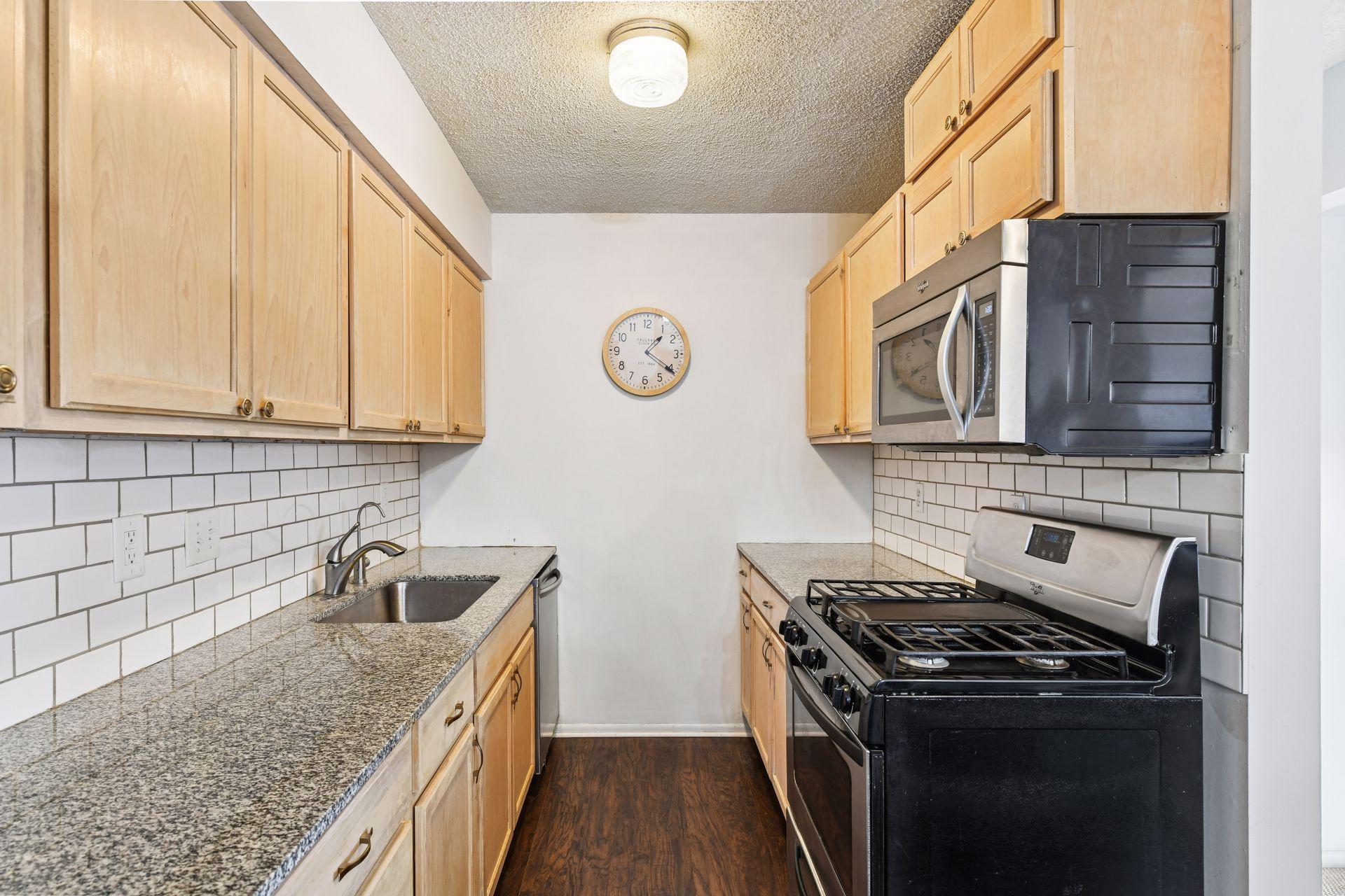 4453 Cedar Lake Road St. Louis Park, MN 55416 - Photo 16 of 36