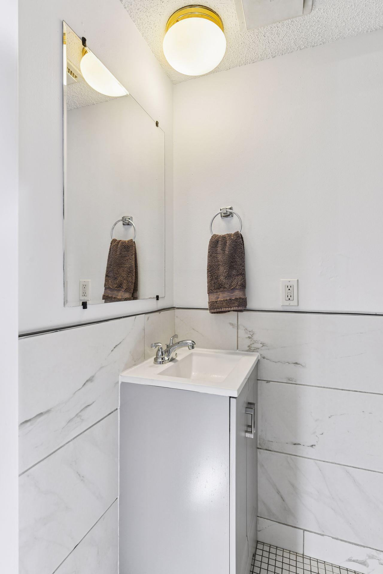 4453 Cedar Lake Road St. Louis Park, MN 55416 - Photo 18 of 36