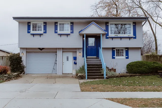$310,000 | 107 Arcadia Avenue, Romeoville, IL 60446