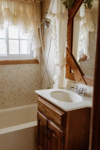 $310,000 | 107 Arcadia Avenue, Romeoville, IL 60446