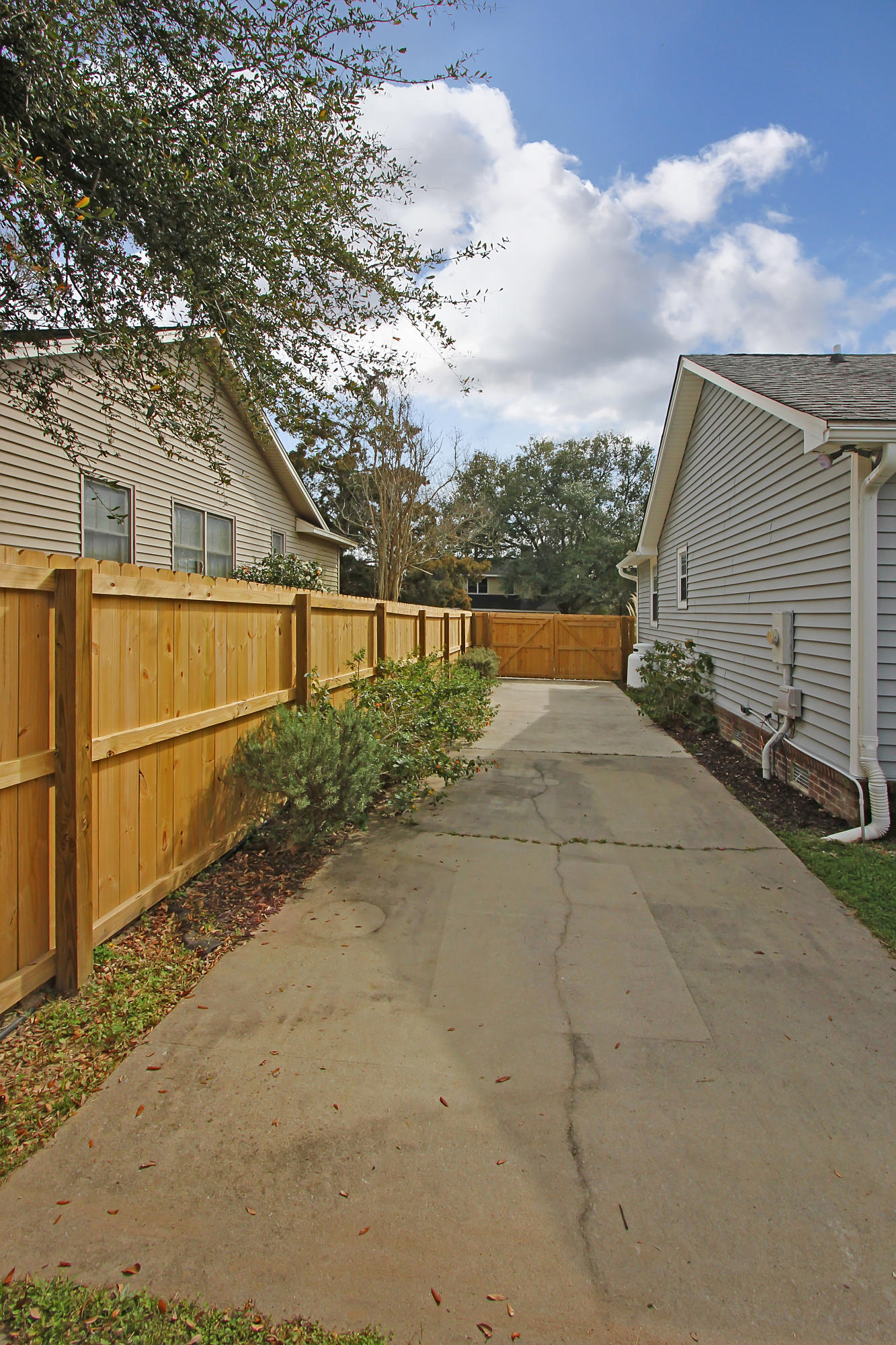 2296 Pristine View Road Charleston, SC 29414 - Photo 25 of 32 Pristine View Rd CHS-11