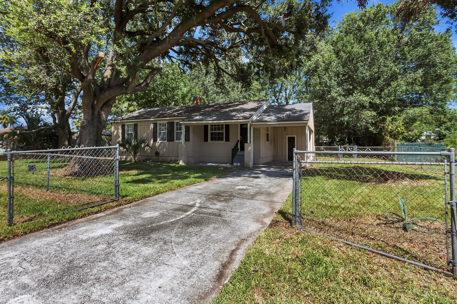 5245 Benning Road Jacksonville, FL 32254 - Photo 2 of 21 01_IMG_4290_mls