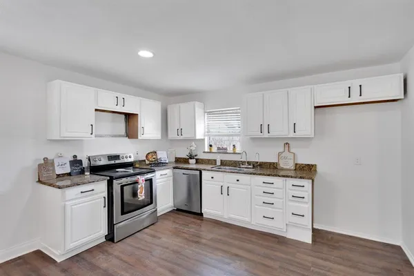 $284,900 | 606 Hillcrest Street, Mansfield, TX 76063