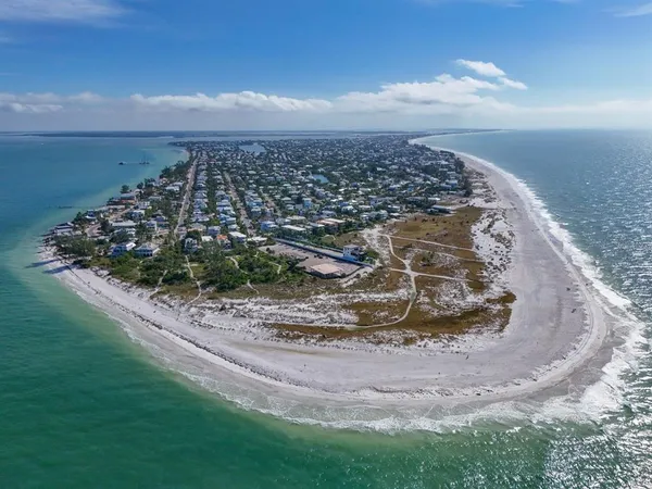 $3,890,000 | 837 North Shore Drive, Anna Maria, FL 34216