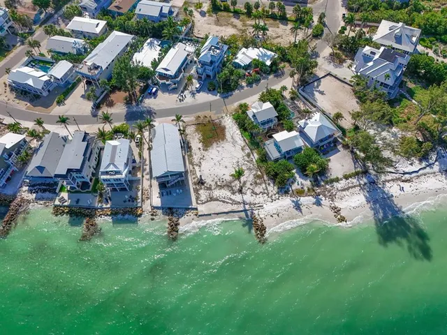 $3,890,000 | 837 North Shore Drive, Anna Maria, FL 34216