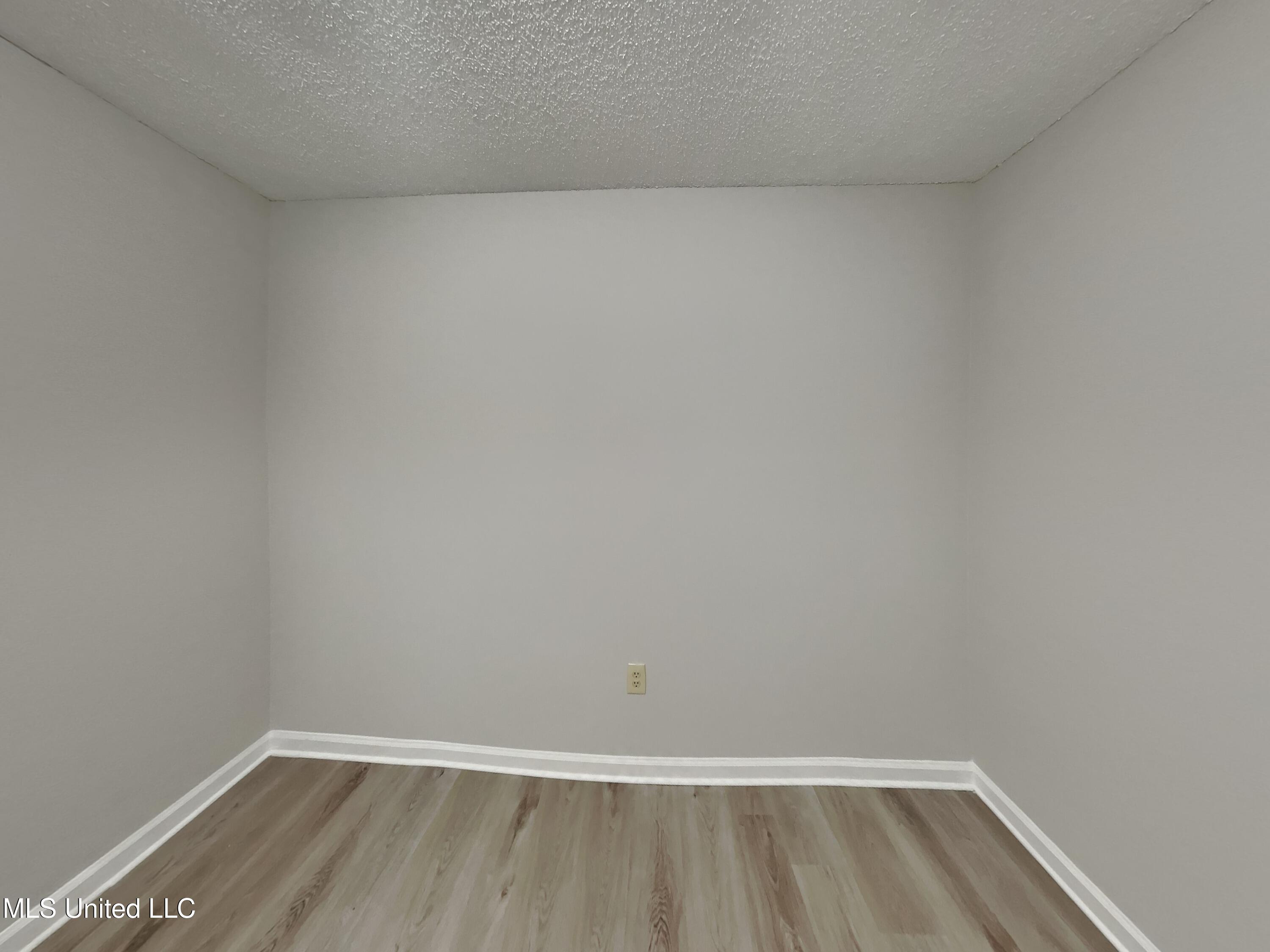 1175 Wilson Ridge Lake Cormorant, MS 38641 - Photo 11 of 16 12_Image_lBbAAAsPAl