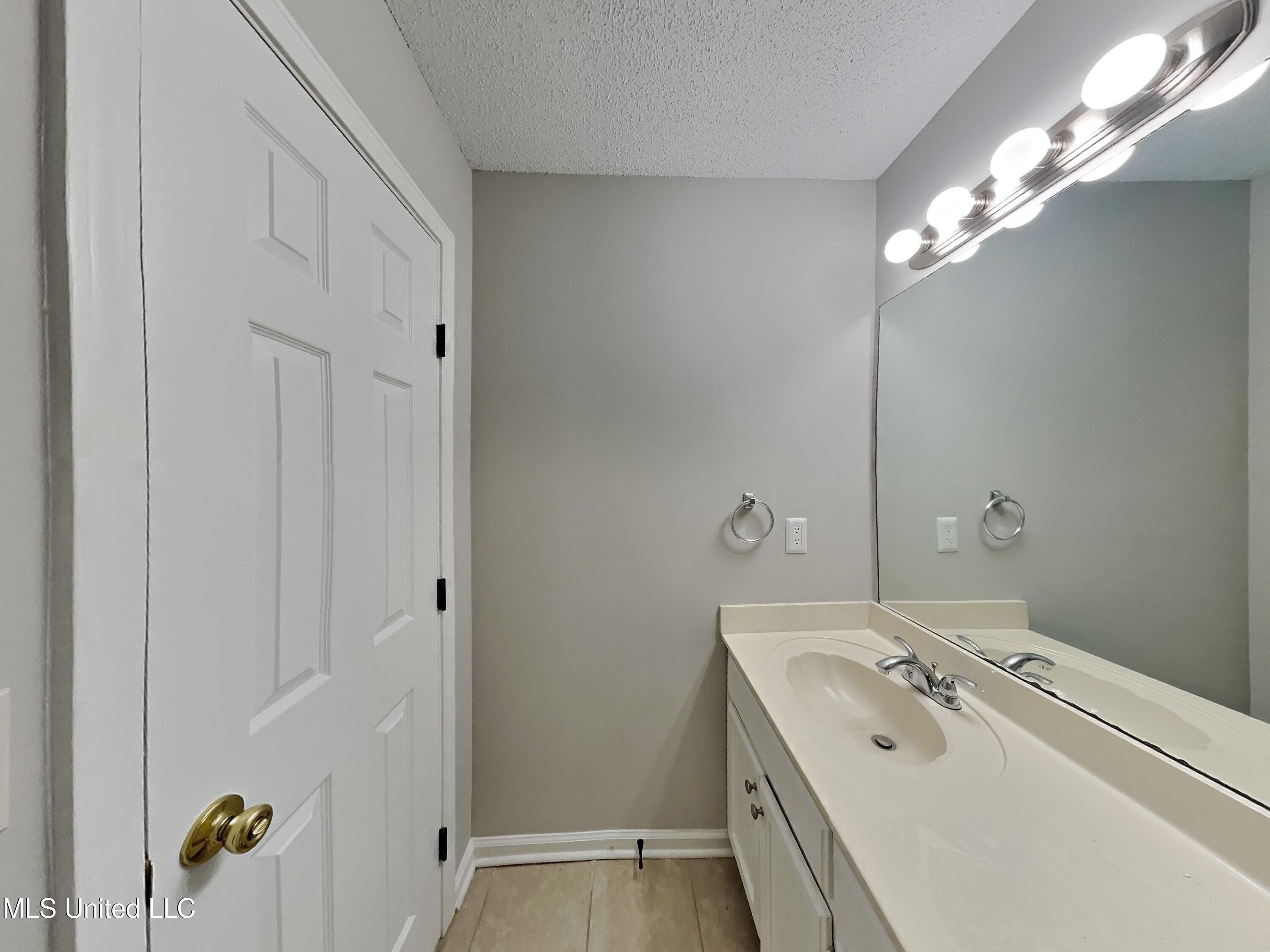 1175 Wilson Ridge Lake Cormorant, MS 38641 - Photo 13 of 16 13_pc_mzreJoNbnK_JXCnwyIOeD_layout_0