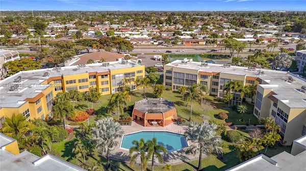 $1,200 | 6750 Royal Palm Boulevard, Unit 209E, Margate, FL 33063