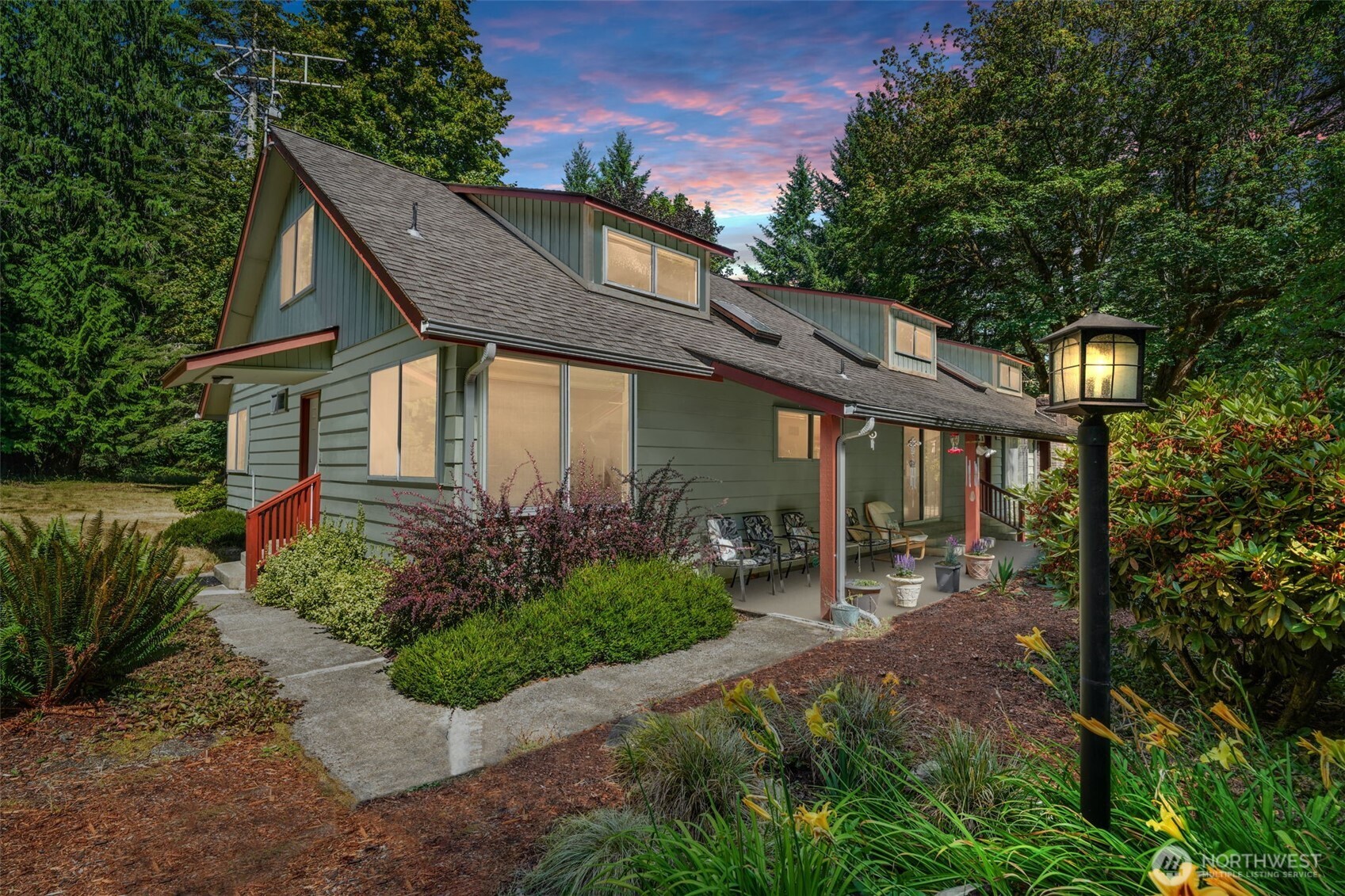 8815 Prather Road Southwest Centralia, WA 98531 - Photo 1 of 40 a front view of a house with garden