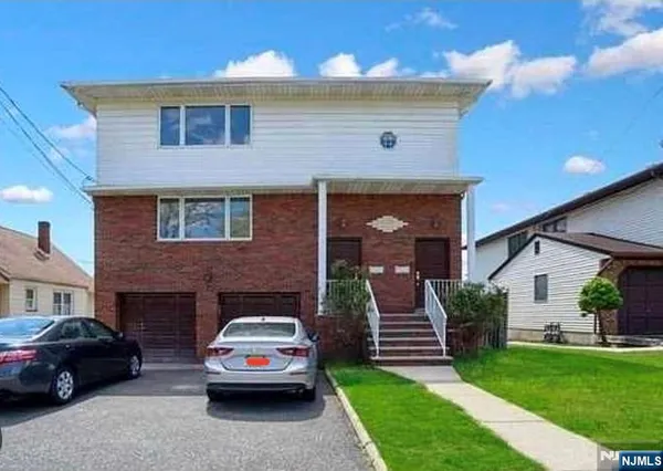 $2,700 | 212 Falmouth Avenue, Unit 2, Elmwood Park, NJ 07407