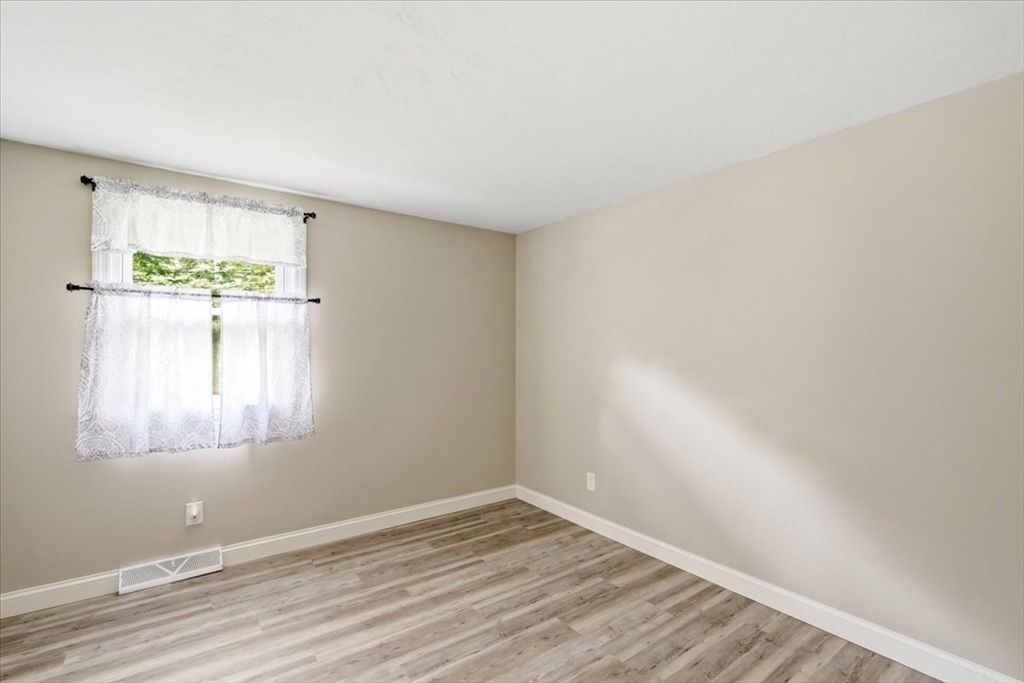 173 Bourne Road Plymouth, MA 02360 - Photo 18 of 34