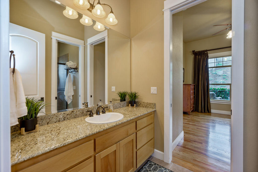 1315 Poppy Ridge Drive Eagle Point, OR 97524 - Photo 47 of 50 PR(59)