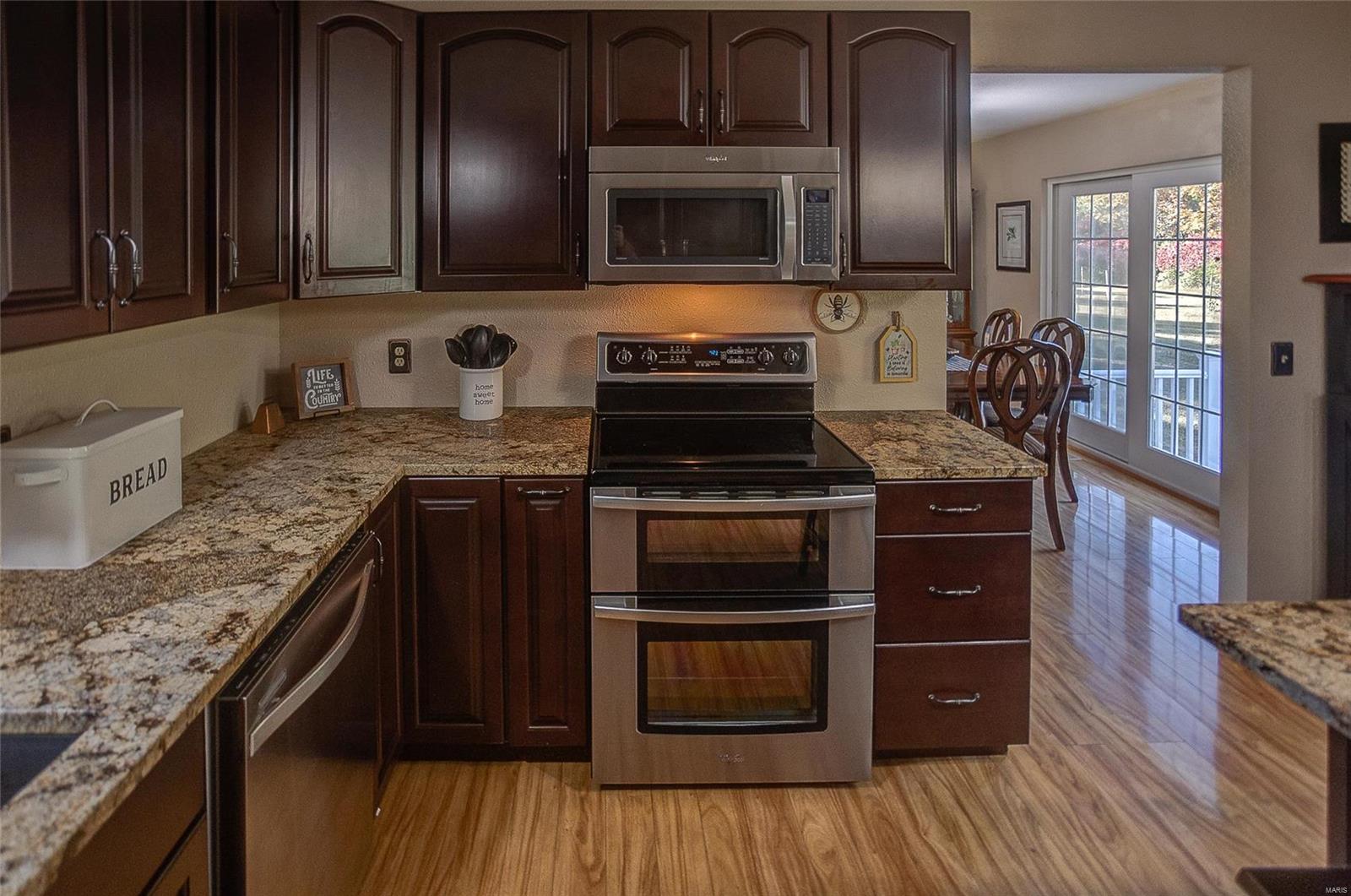 24401 Florida Road Ashley, IL 62808 - Photo 5 of 81