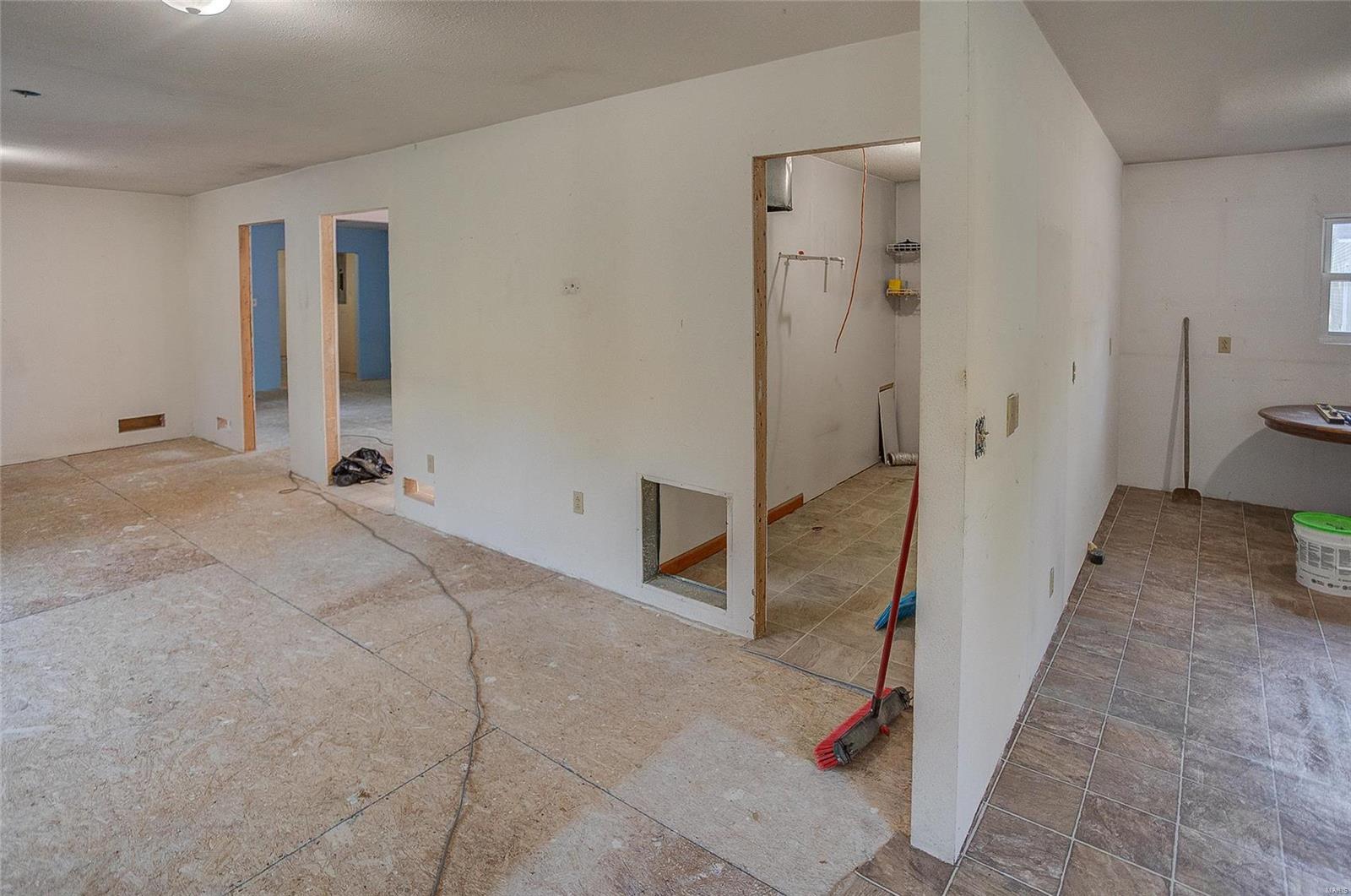 24401 Florida Road Ashley, IL 62808 - Photo 54 of 81