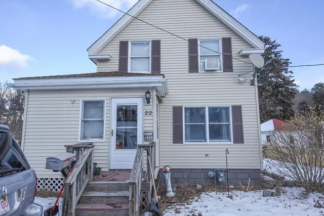 $410,000 | 22 Pleasant Street, Groveland, MA 01834