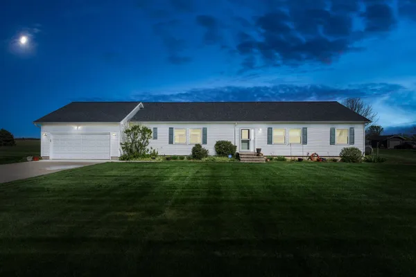 $340,000 | 70915 Sterling Drive, Edwardsburg, MI 49112