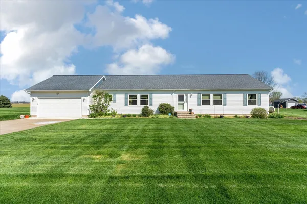 $340,000 | 70915 Sterling Drive, Edwardsburg, MI 49112