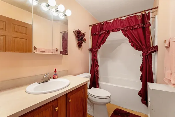 $340,000 | 70915 Sterling Drive, Edwardsburg, MI 49112