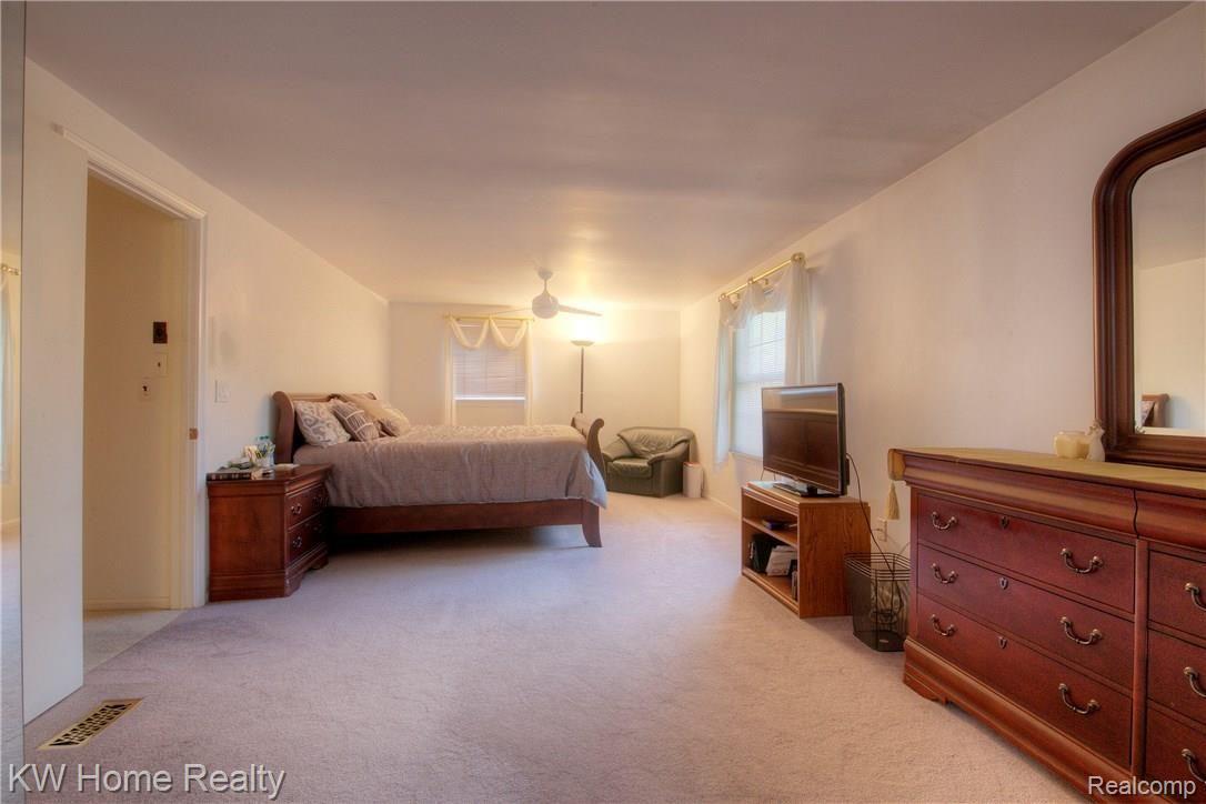 27135 Harvard Road Southfield, MI 48076 - Photo 17 of 29 930A4628_29_30.jpg