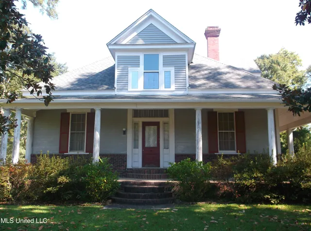$169,500 | 608 Peters Street, Summit, MS 39666