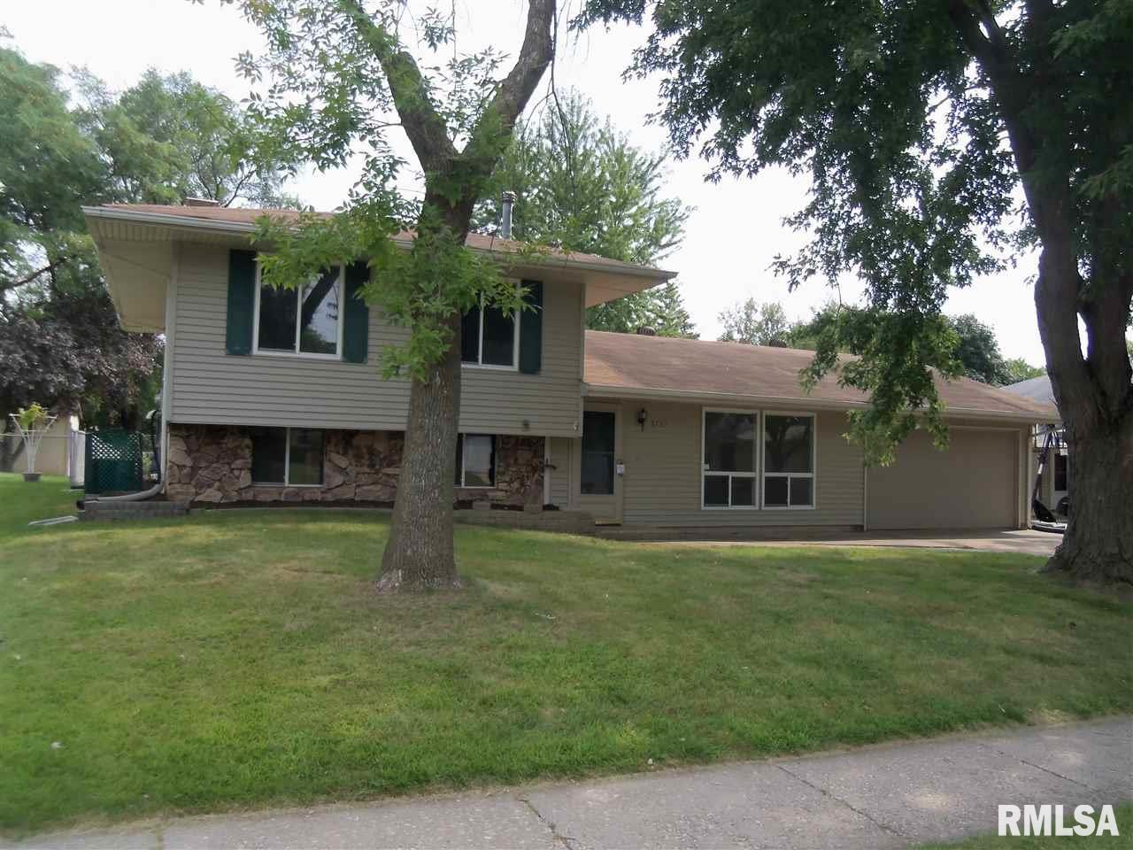 5733 Oakbrook Road Davenport, IA 52806 - Photo 1 of 13 Gallery Image 1