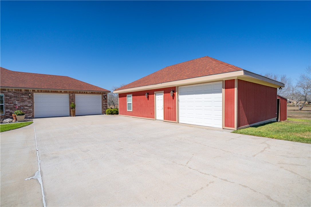 21050 Donegal Road Mathis, TX 78368 - Photo 30 of 36