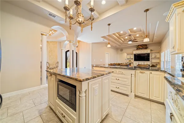 $699,000 | 21050 Donegal Road, Mathis, TX 78368