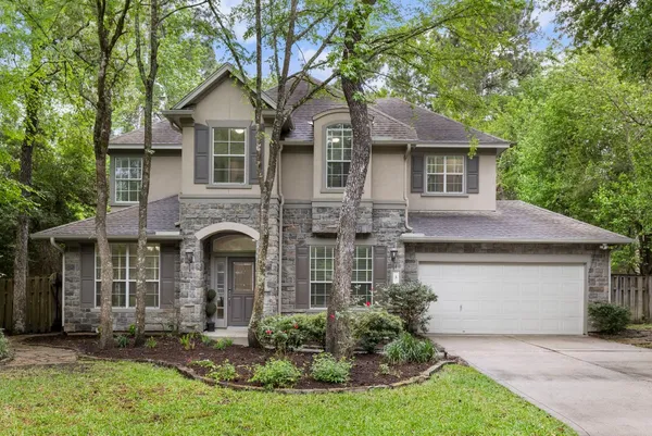 $810,000 | 3 South Altwood Circle, The Woodlands, TX 77382