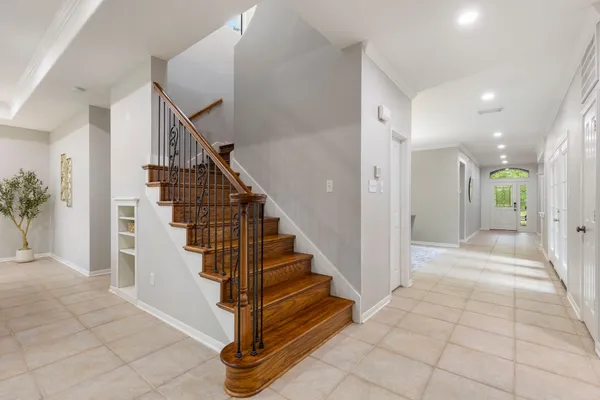 $810,000 | 3 South Altwood Circle, The Woodlands, TX 77382
