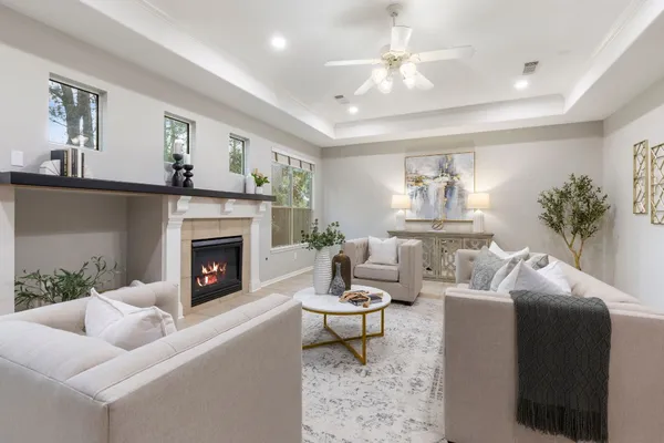 $810,000 | 3 South Altwood Circle, The Woodlands, TX 77382