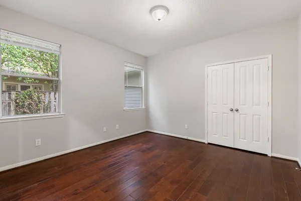 $810,000 | 3 South Altwood Circle, The Woodlands, TX 77382