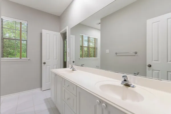 $810,000 | 3 South Altwood Circle, The Woodlands, TX 77382